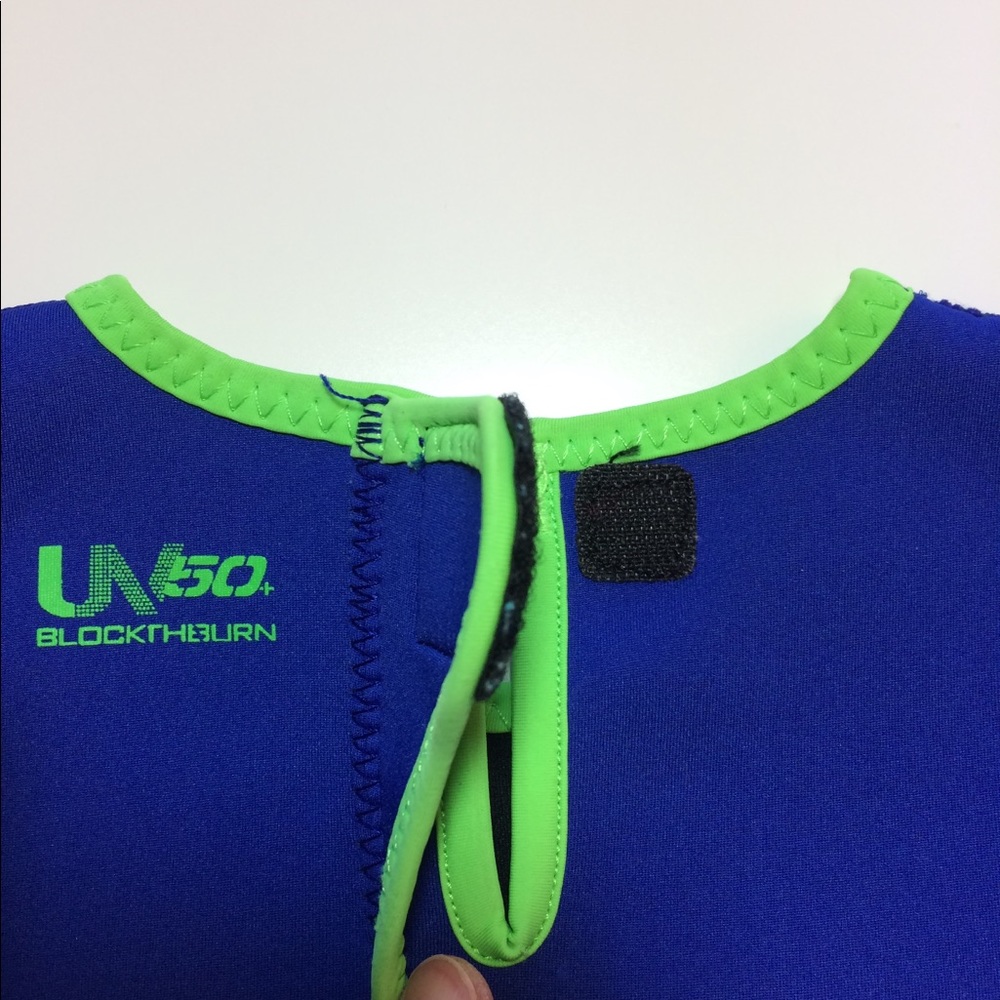 Speedo UPF 50+ Short Sleeve Rash Guard! - Picture 4 of 7